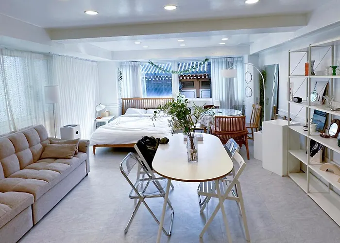 Apartment M *